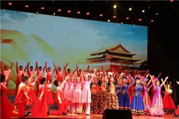 探索张云雷陷退社风波,为什么已经有腕儿的他要斥巨资自立门户?——张云雷陷退社风波,为什么已经有腕儿的他要斥巨资自立门户?社区的精彩世界!